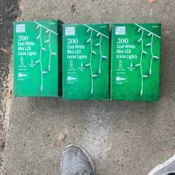 200 Count Icicle Lights Led