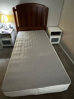 Twin bed (Wooden Headboard, metal frame, box spring)