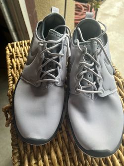 Men’s Nike Sneakers size 9 1/2  $10