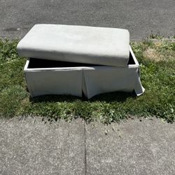 FREE Storage Ottoman 13th and Buffalo NE PDX