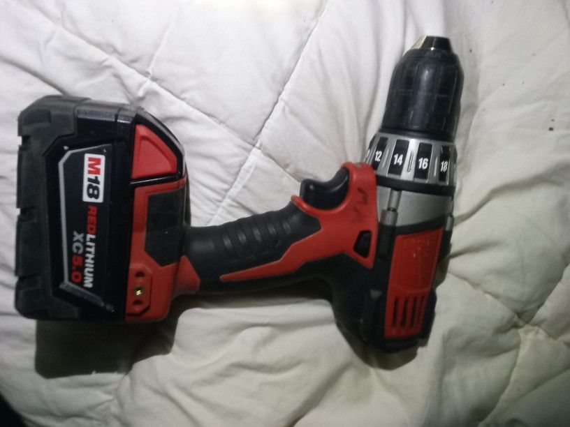 Milwaukee Drill And M18 Red Lithium XC 5.0
