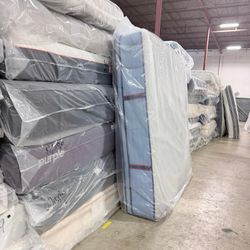OUTLET MATTRESSES! PURPLE SAATVA BEAUTYREST SEALY STEARNS AND FOSTER 