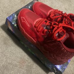 Lamelos basketball shoes