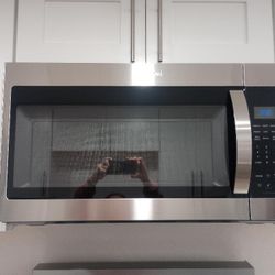 Brand NEW Whirlpool 1.9 cu ft. Over the Range Microwave with Sensor Cooking Technology - 1000W