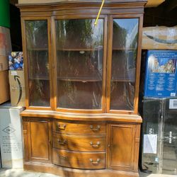 1940 DUNCAN PHYFE  CHINA HUTCH 