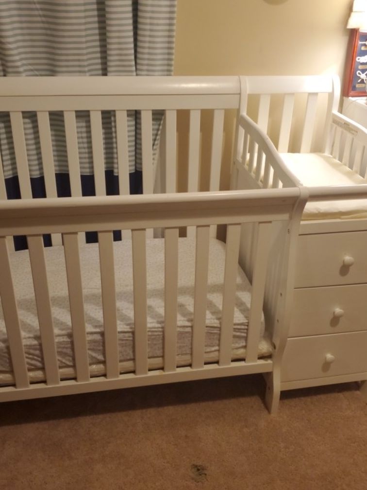 Mini Crib With Changing Table