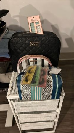 Makeup Bags (used)  / Lashes (NEW)