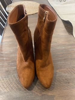 Women Bonnibel boots size 7.5