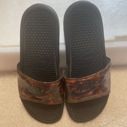 Nike Women Slides Size 9 Leopard Print