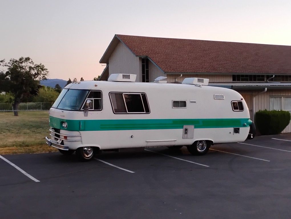 1968 Dodge Travco 270