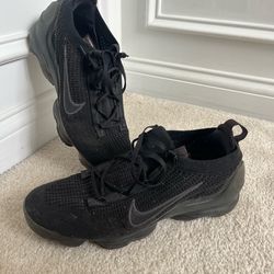 Nike Air VaporMax 2021 FK (Flyknit) in the "Black Anthracite" colorway