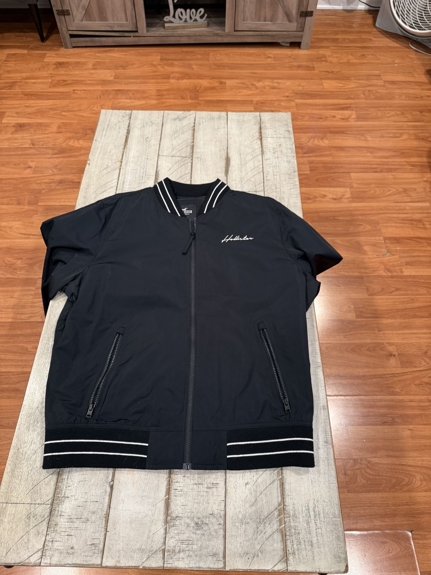 hollister bomber jacket