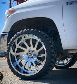 24x12 Chrome Rims And Tires 33/1250/24