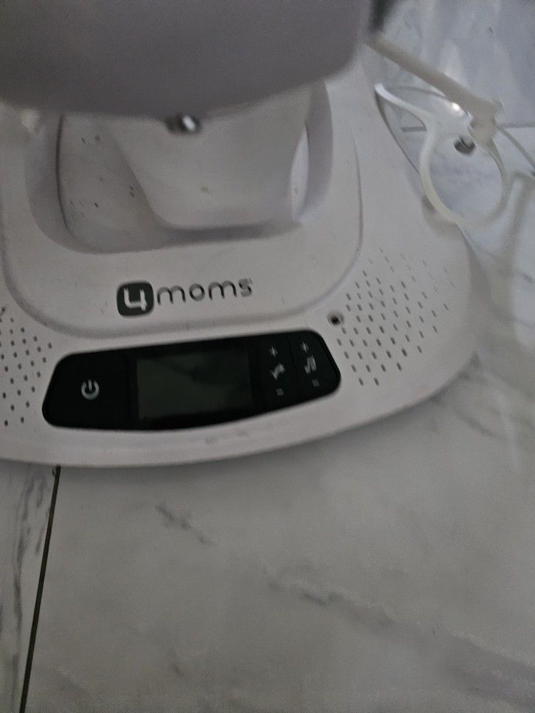 4 Moms Mamaroo Baby Swing Mint Condition Asking 60.Pp Need It Gone Asap