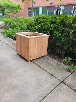 Cedar Planter