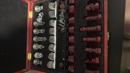 In n out chess/checkers board