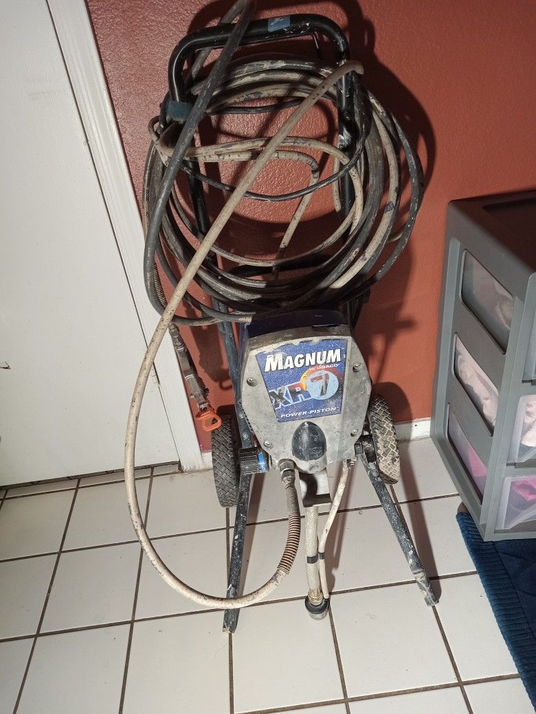 Graco XR7 Power Piston Paint Sprayer With Hose And Gun for Sale in