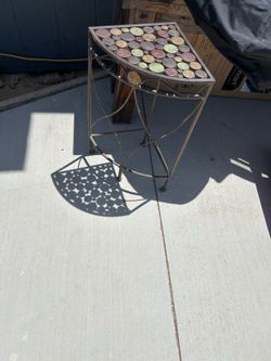 Corner small table