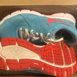Nike Revolution 