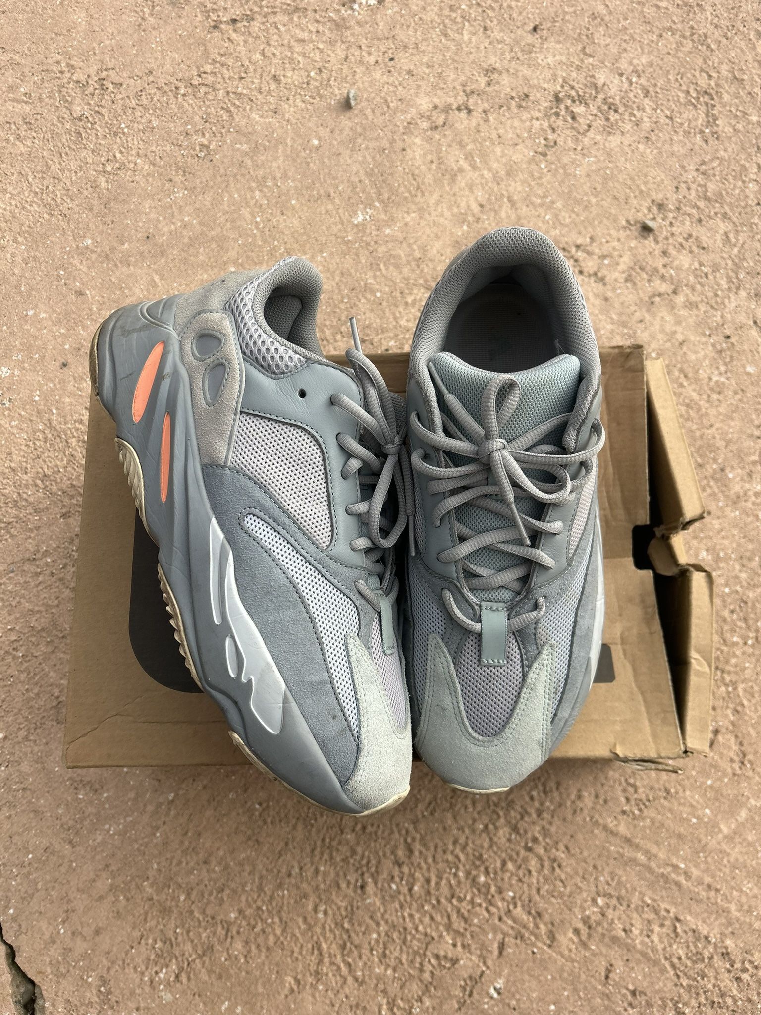 Grey Yeezy 700s Size 9.5