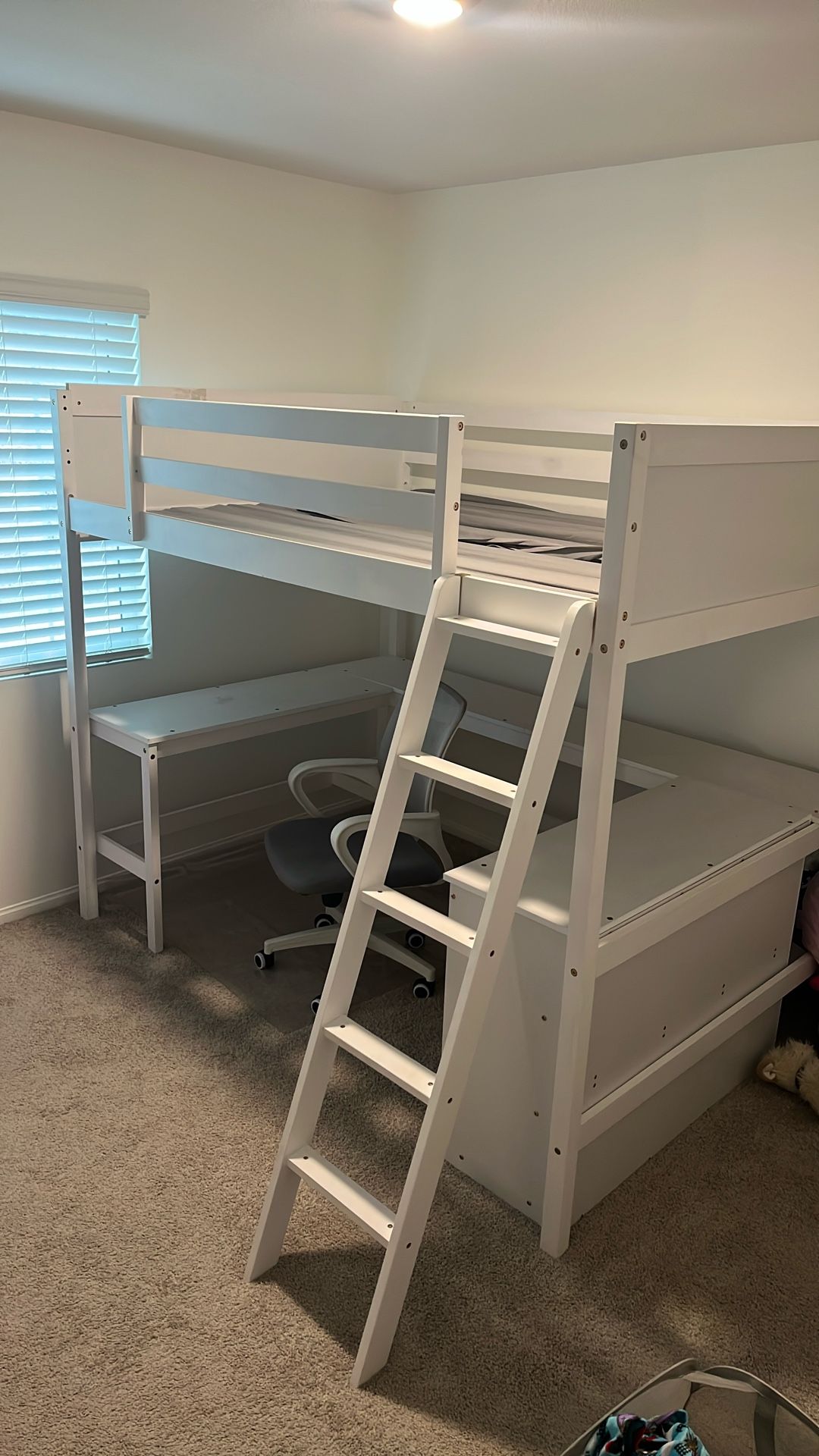 Full Bunk Bed With Desk