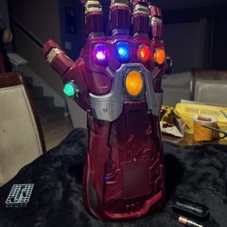 Collectible Gauntlet Hand 