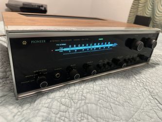 Pioneer SX-770 Stereo Receiver With Wood Case