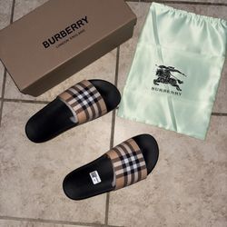 BURBERRY SLIDES 