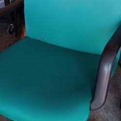 4 Chairs 