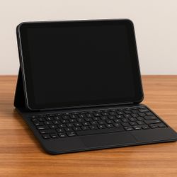 iPad 32GB Wi-Fi + Cellular (Verizon) + ZAGG Keyboard Case – Great Condition