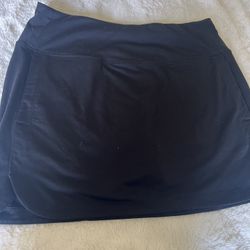 Athleta women’s short black golf athletic size M