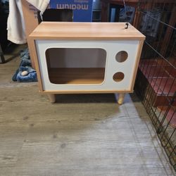Vintage Tv Cat House