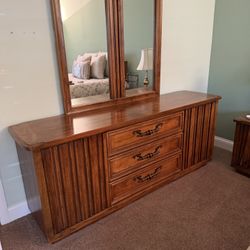 Solid Wood Bedroom Set – Dresser, Mirror, Nightstand & Headboard