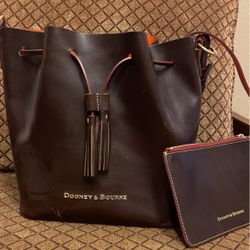 Dooney & Bourke 
