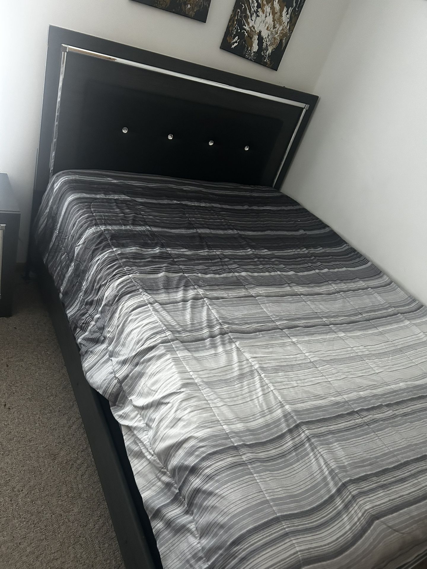 3- Piece Queen Bedroom Set