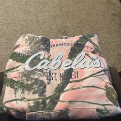 Cabelas Sweatshirt 