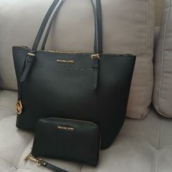 Original Michael Kors X L T Shoulder Bag &  Coin  Wallet Set L/ N7
