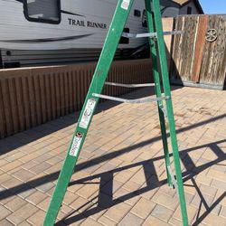 Fiberglass 6 feet ladder