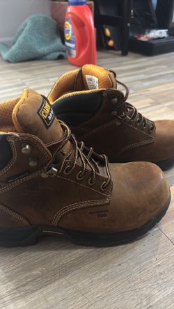 Women’s Carolina boots non metallic toe