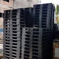 10 Super Heavy Duty Plastic Pallets 