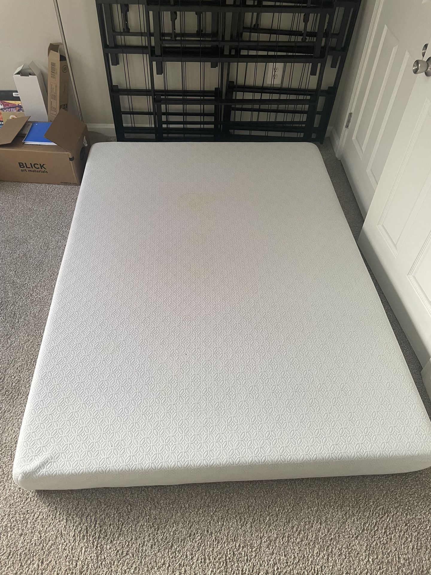 Full Size Mattress - Memory Foam - Firm