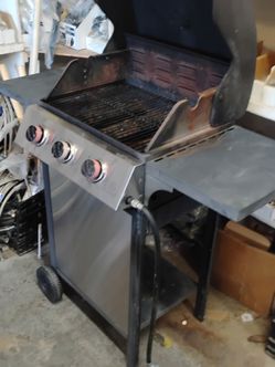 Outdoor gas grill