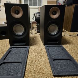 Jamo Bookshelf Speakers 