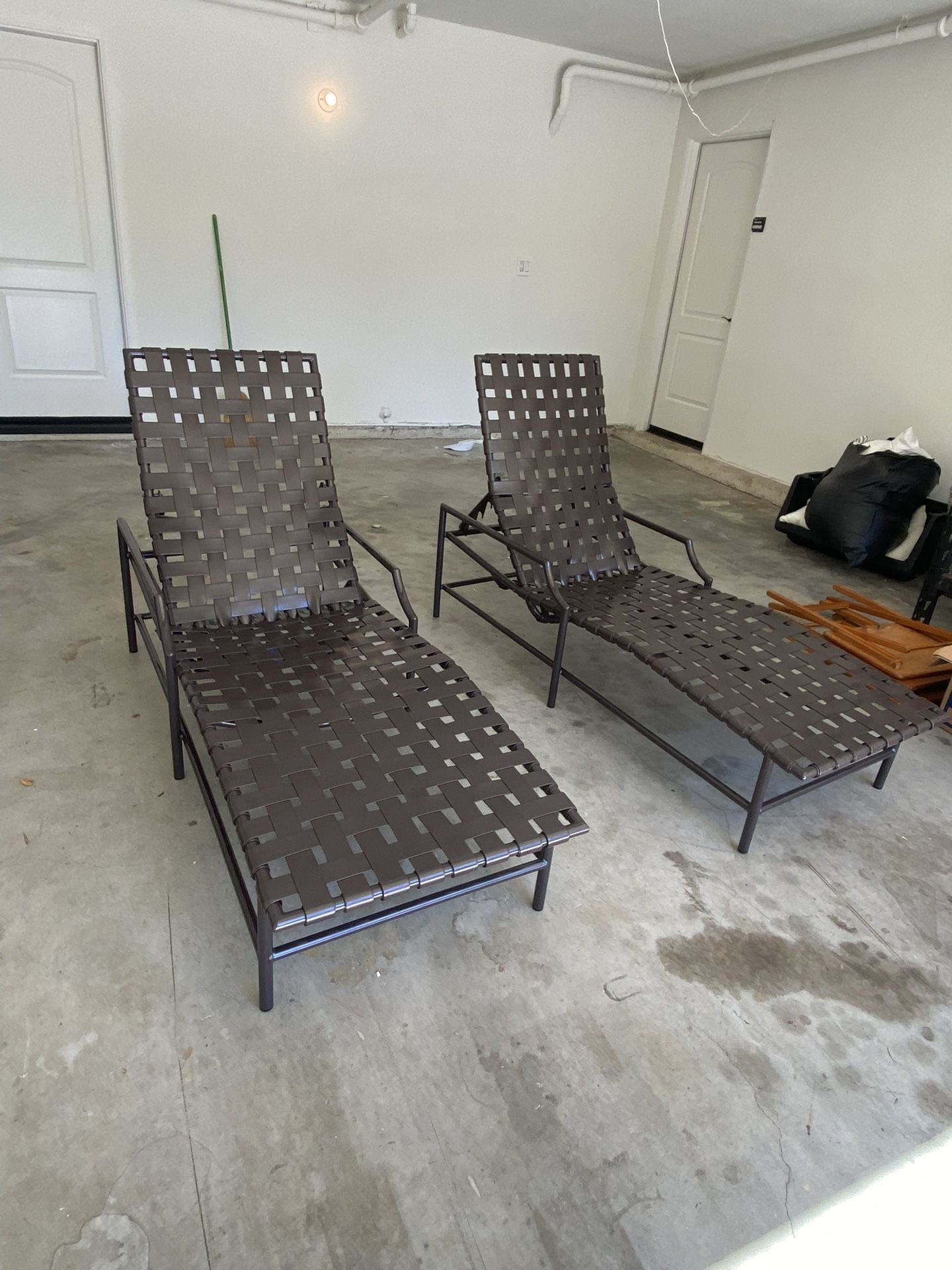 2 Jordan Brown Lounge Chairs