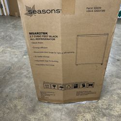 Mini fridge 