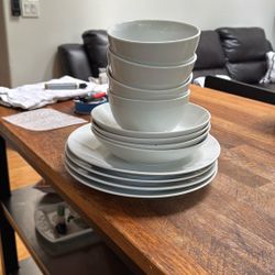 Set Of 4 Dishes