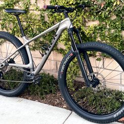 2019 Trek Stache 5 29 (Med/18.5in) 