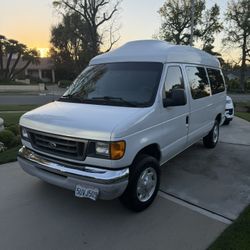 2003 Ford E-350