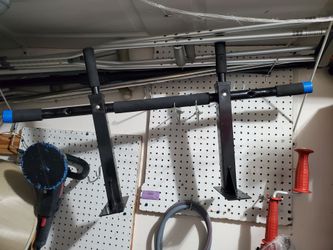 Pull up bar