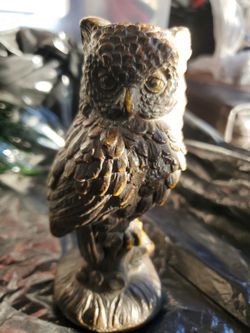 Screech Owl On Tree Stump Ceramic Figurine 